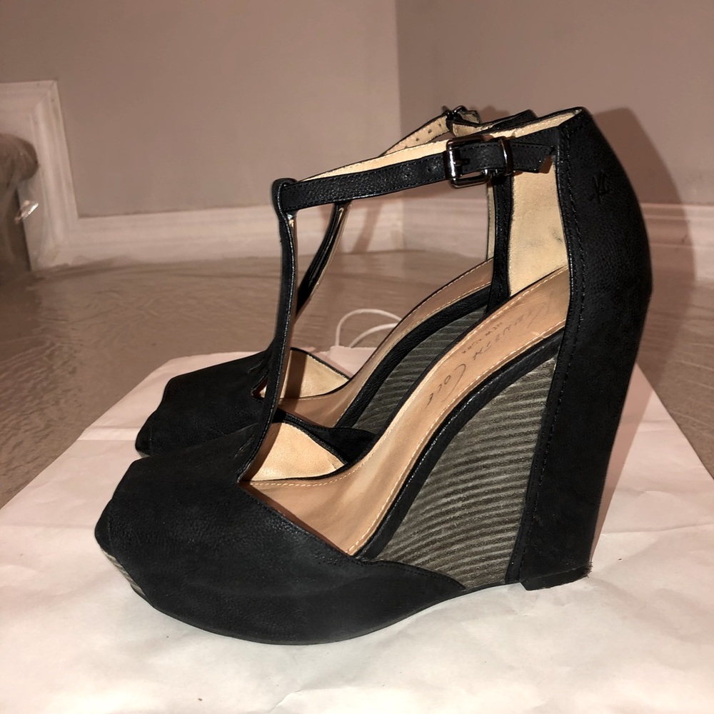 Kenneth Cole New York peep toe platform leather sandal